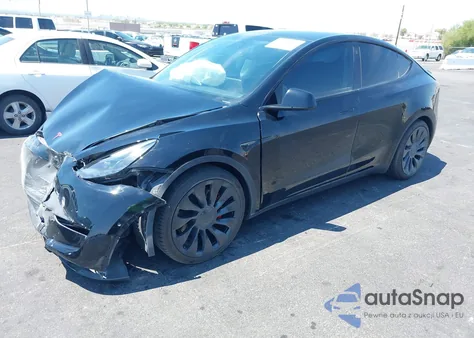 2021 Tesla Model Y Performance Dual Motor All-Wheel Drive z USA, uszkodzony, nr VIN 5YJYGDEF8MF261113